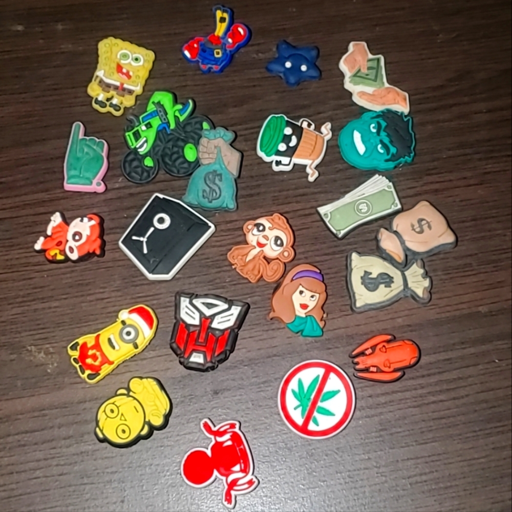 Multiple Croc Gibits - Picture 2 of 2
